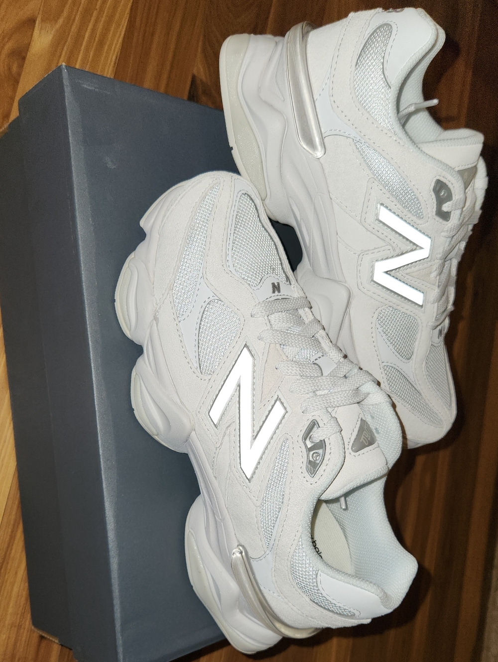8 men | 9.5 womens 9060 NEW BALANCE BRAND NEW WITH BOX